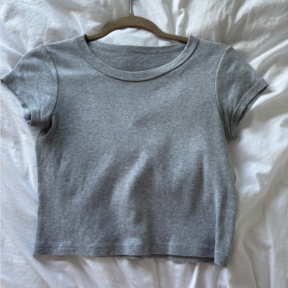 Brandy Melville Baby tee
